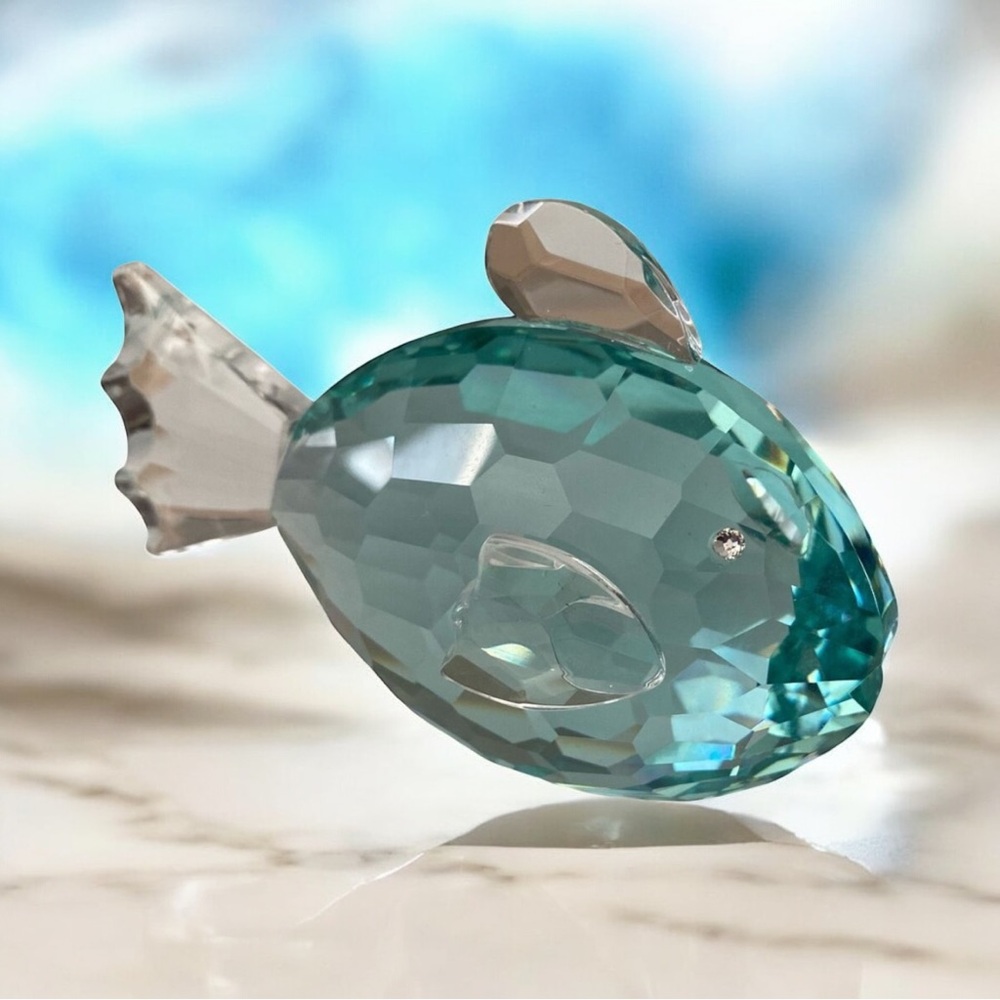 Oleg Cassini Crystal Fish Paperweight Seafoam Green Figurine w/ Box 4" Decor